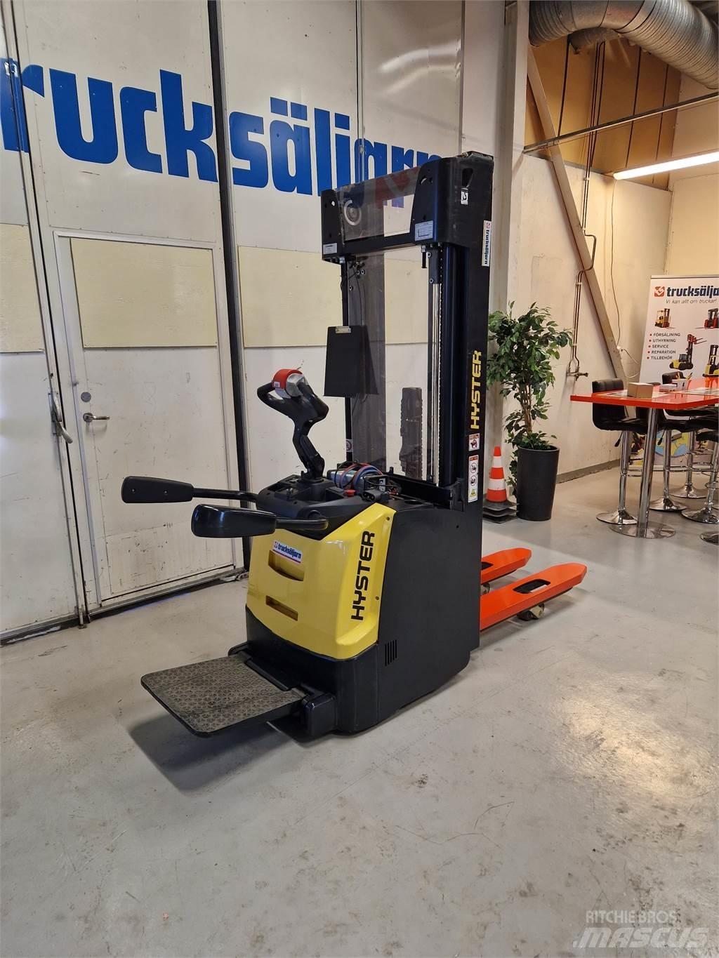 Hyster S1.4S IL Ručni električni viljuškar