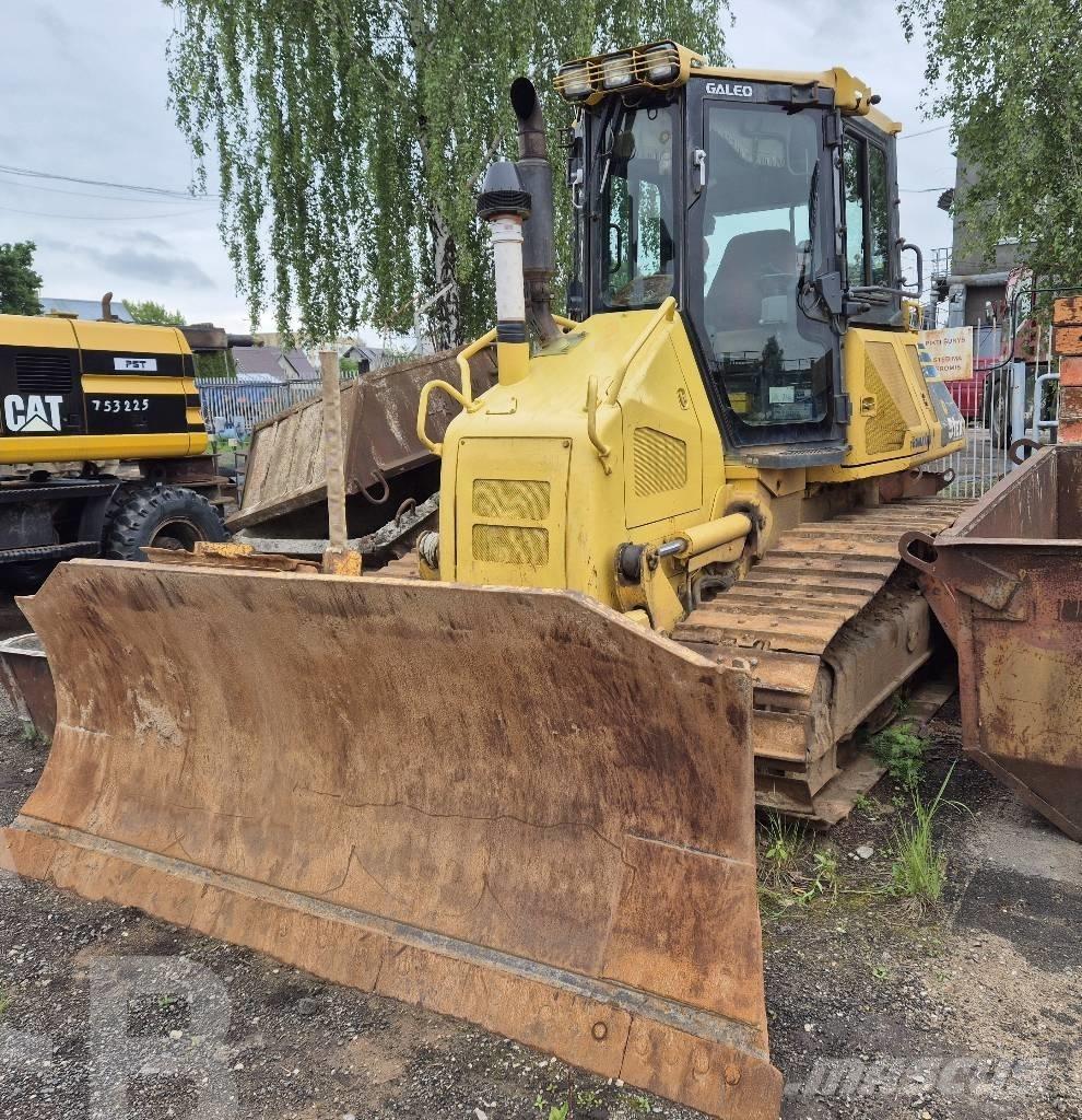 Komatsu D 51 EX-22 Buldožeri guseničari