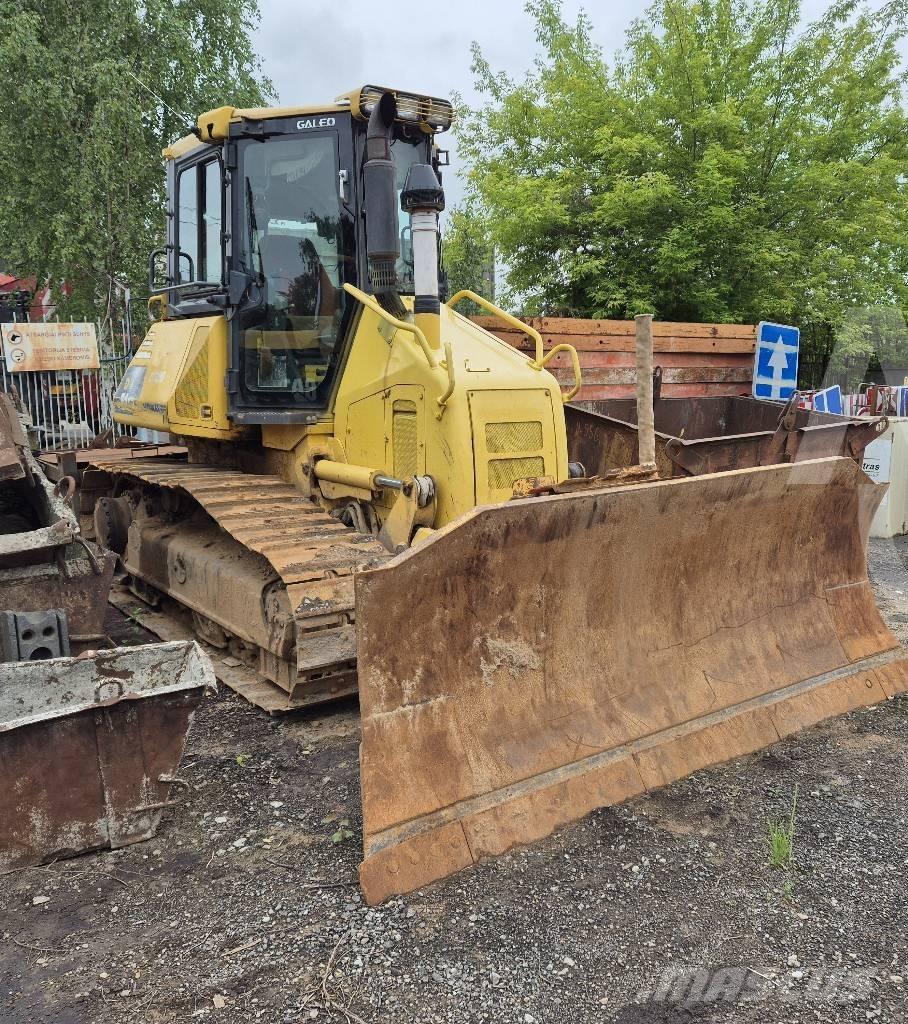 Komatsu D 51 EX-22 Buldožeri guseničari