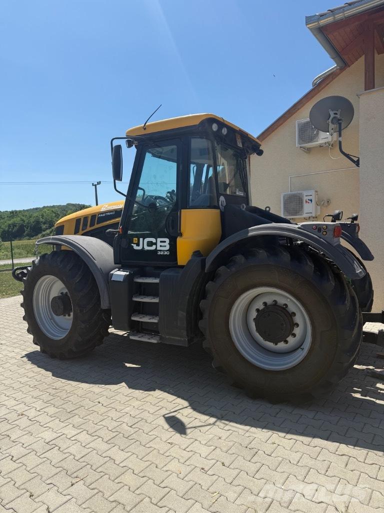 JCB JCB Fastrack3230 Traktori