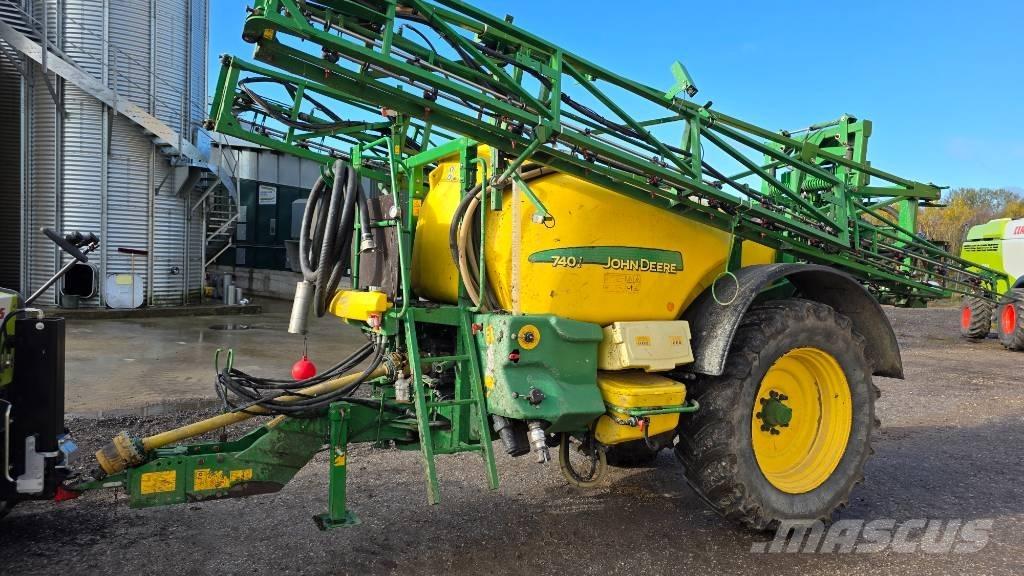 John Deere 740 i Vučene prskalice