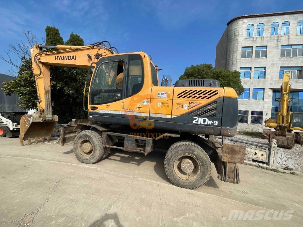 Hyundai R210W-9 Bageri točkaši
