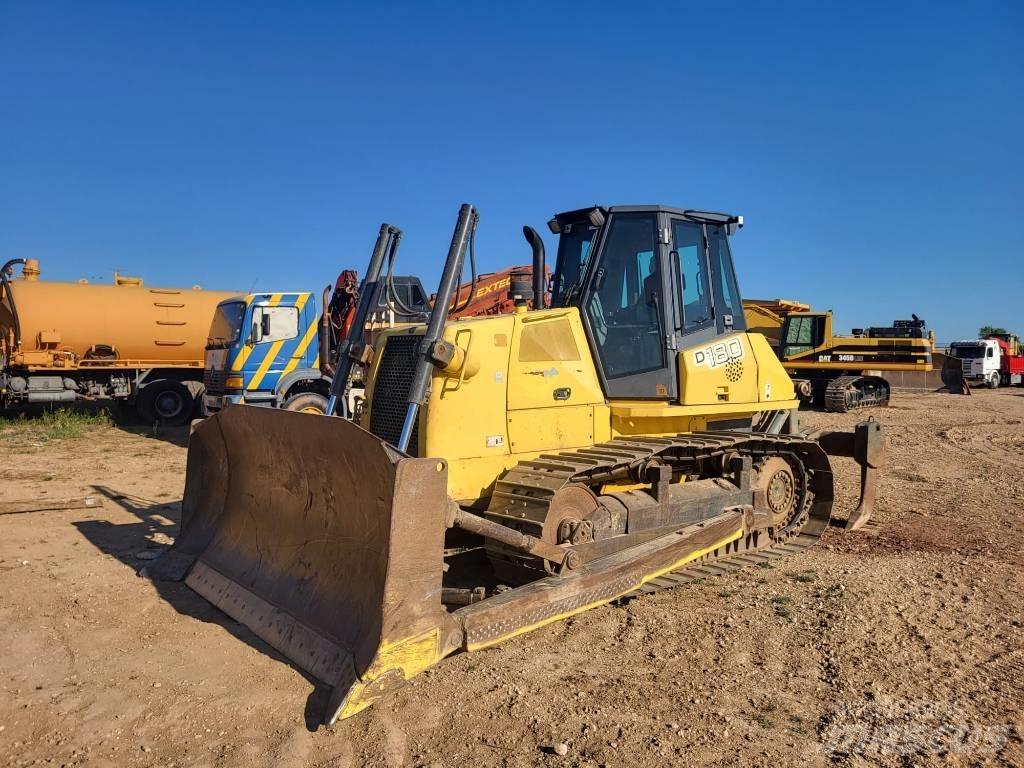 New Holland D 180 Buldožeri guseničari