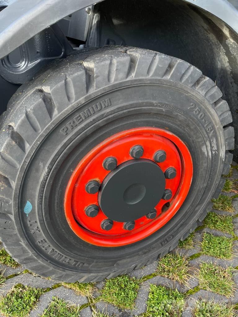 Linde H 40  CNG Plinski viljuškari