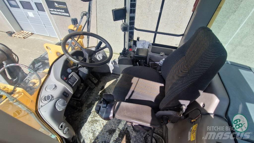 Volvo L 120 F Utovarivači na točkove
