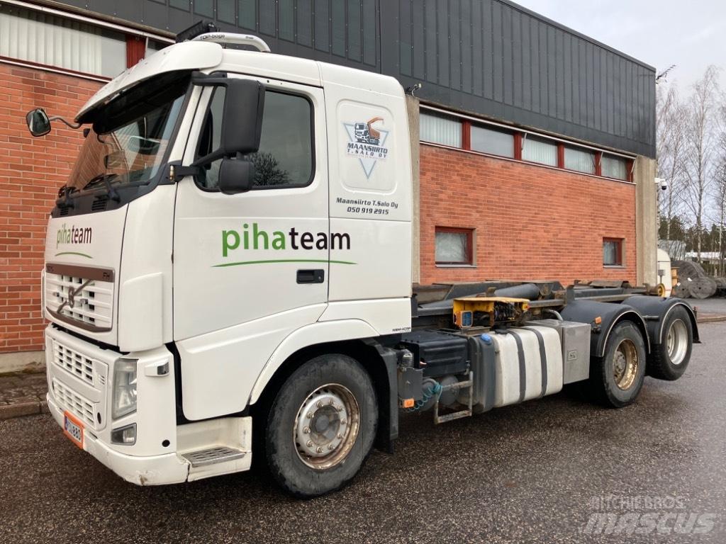 Volvo FH 550 Rol kiper kamioni sa kukom za podizanje tereta