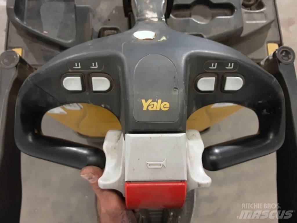 Yale MP20X Nisko podizni električni viljuškar sa stajalištom