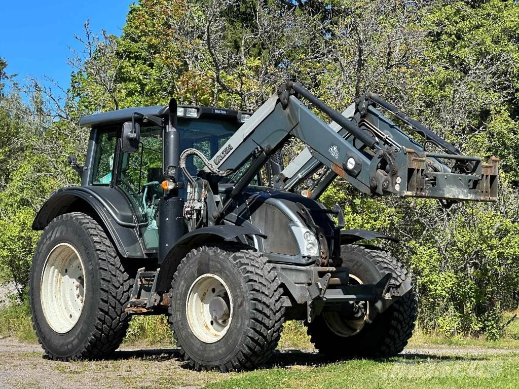 Valtra N 123 H5 Traktori