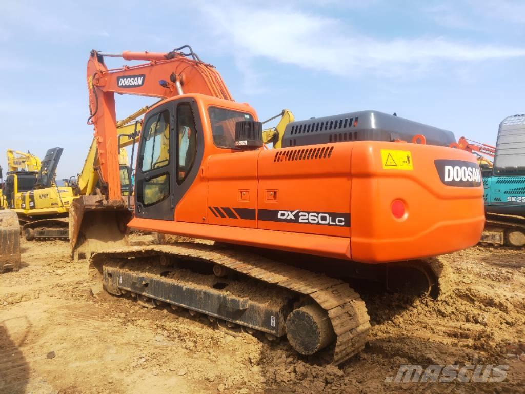 Doosan DX260LC Bageri guseničari