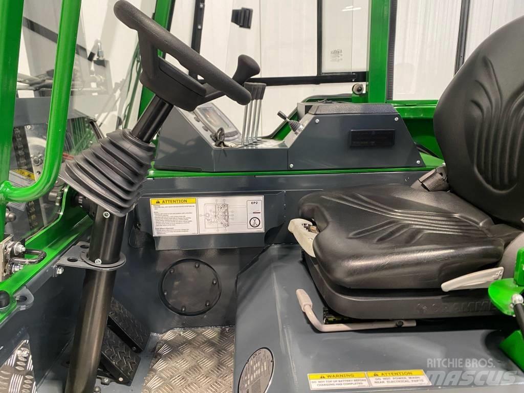 Combilift CBE2500 Viljuškari sa 4-stranskim dohvatom