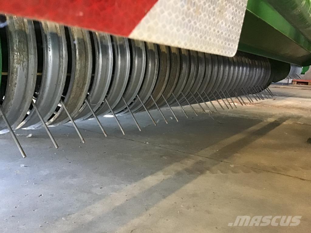 John Deere V461M Prese/balirke za rolo bale