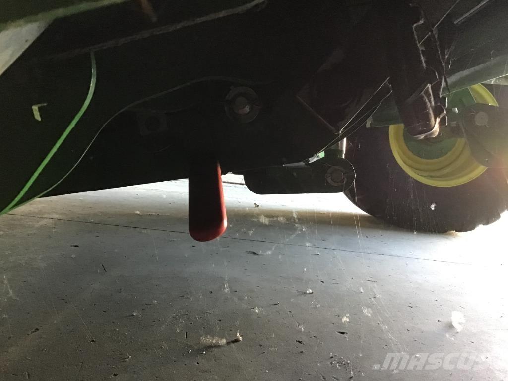 John Deere V461M Prese/balirke za rolo bale