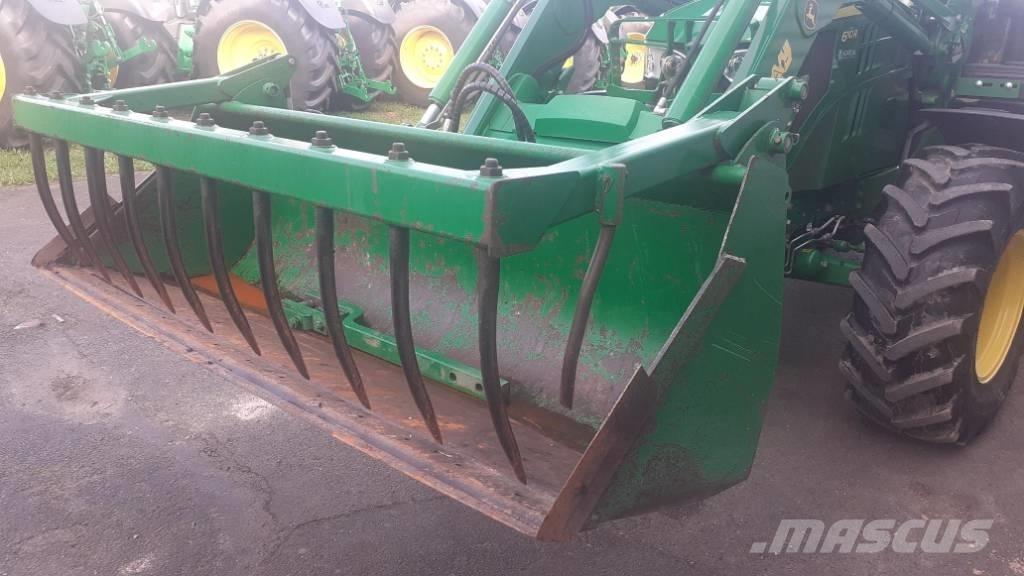 John Deere 6110 R Traktori