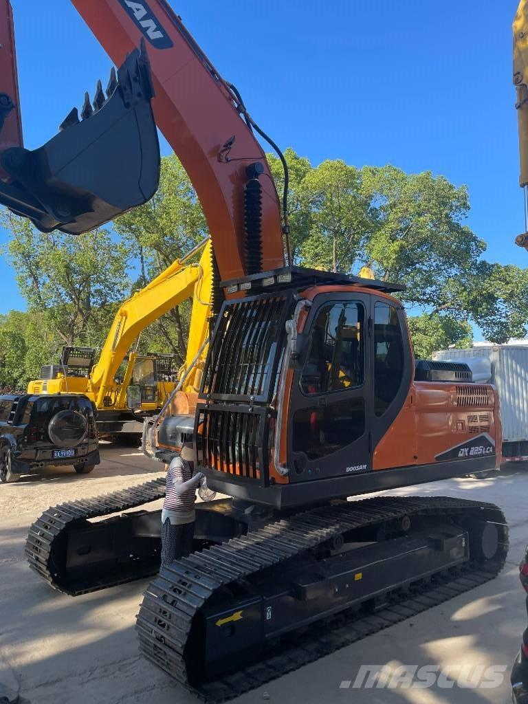 Doosan DX 225 LC Midi bageri 7t – 12t