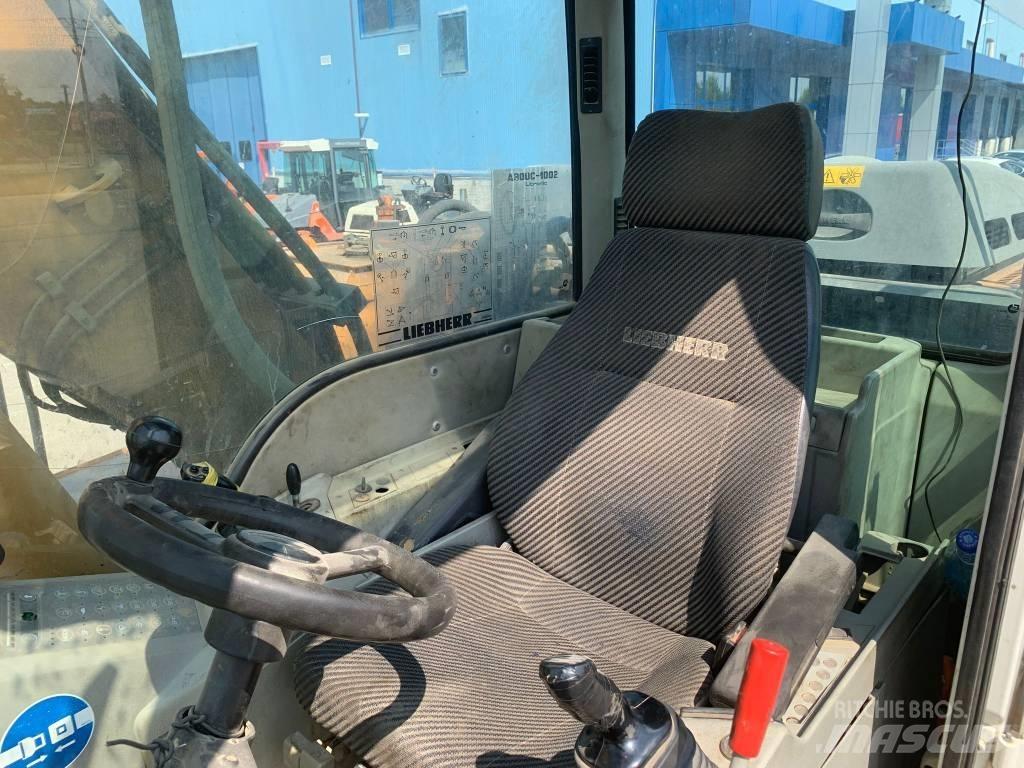 Liebherr A 900 C Bageri točkaši