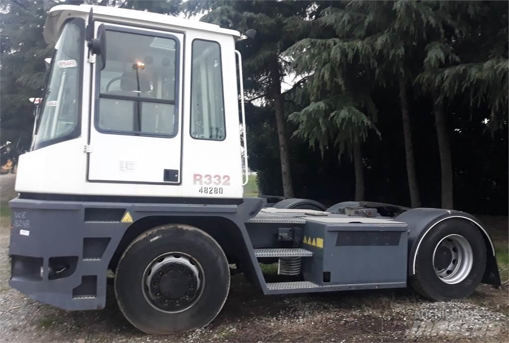  R332-4x4 Terminalni tegljači