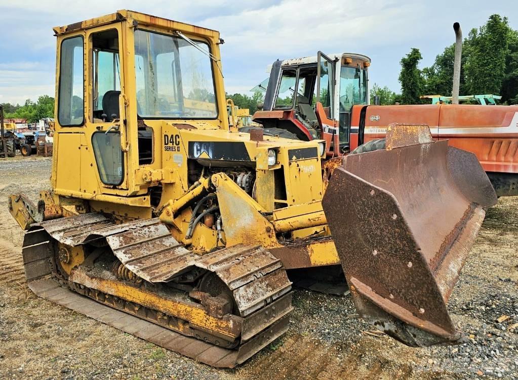 CAT D 4 C Buldožeri guseničari
