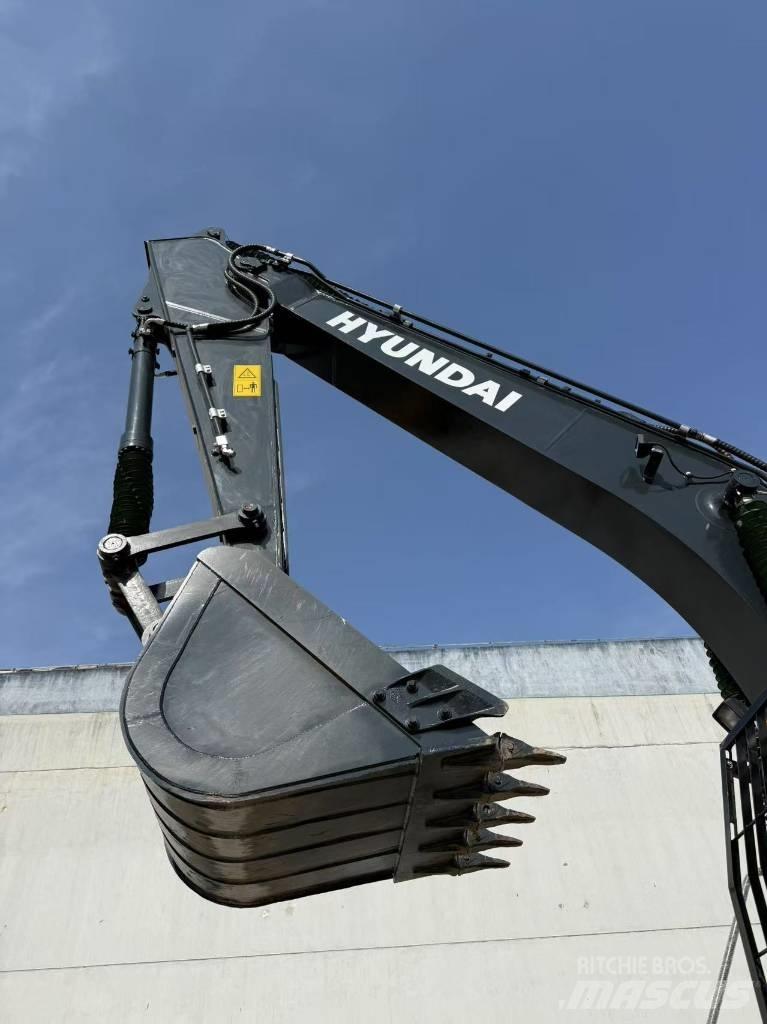 Hyundai R220-9S Bageri guseničari