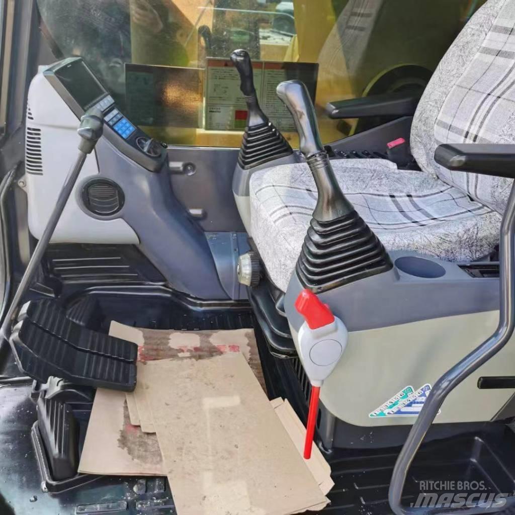 Komatsu 450LC-8 Bageri guseničari