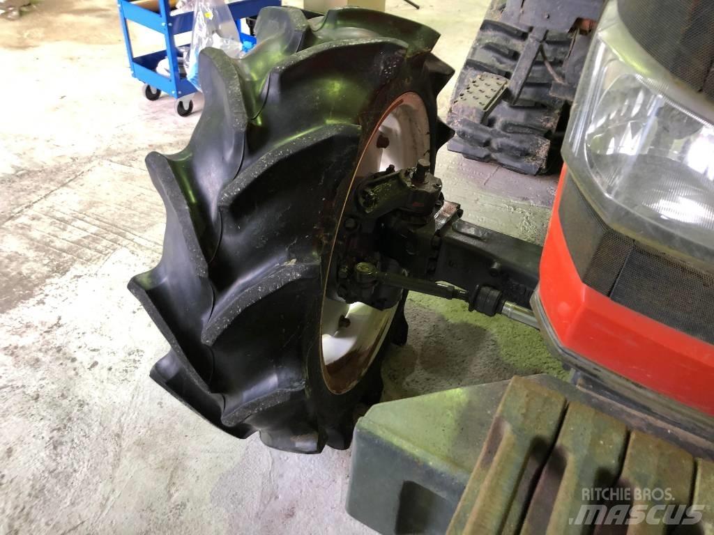 Kubota SMZ955 Traktori
