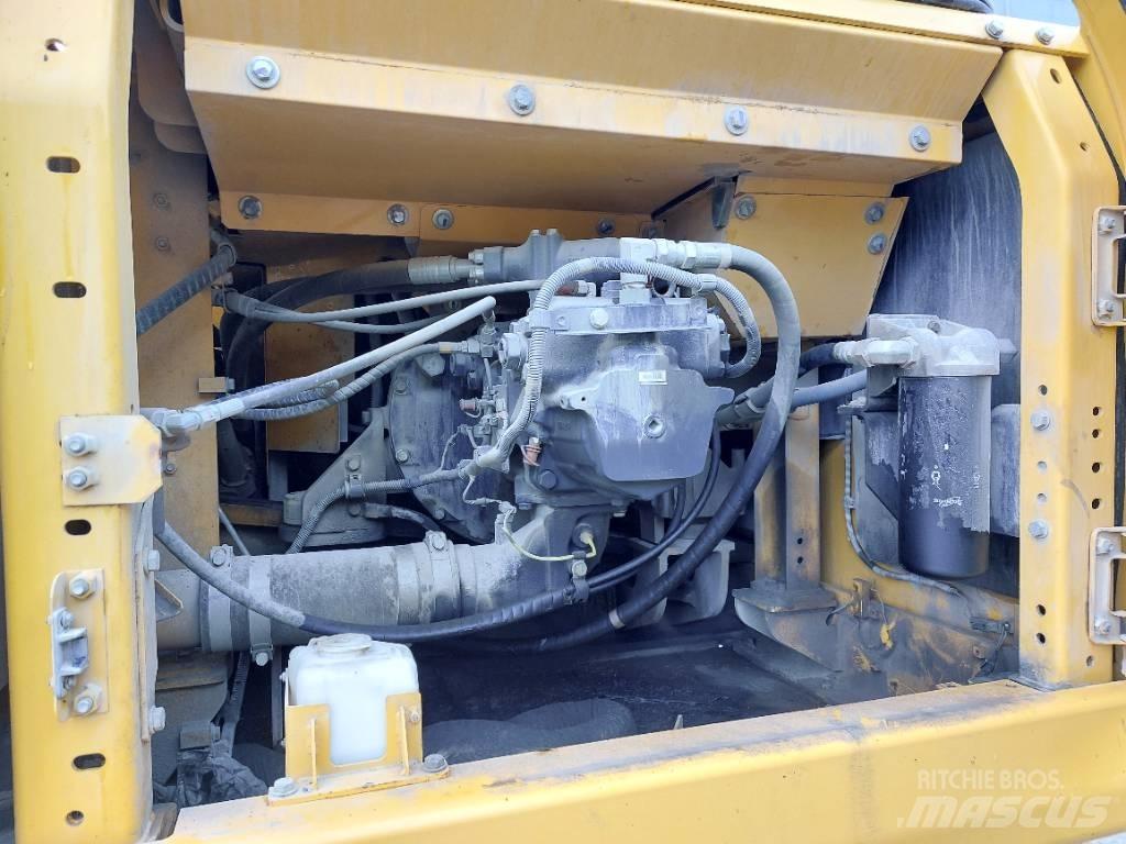 Komatsu PC360LC-11 Bageri guseničari