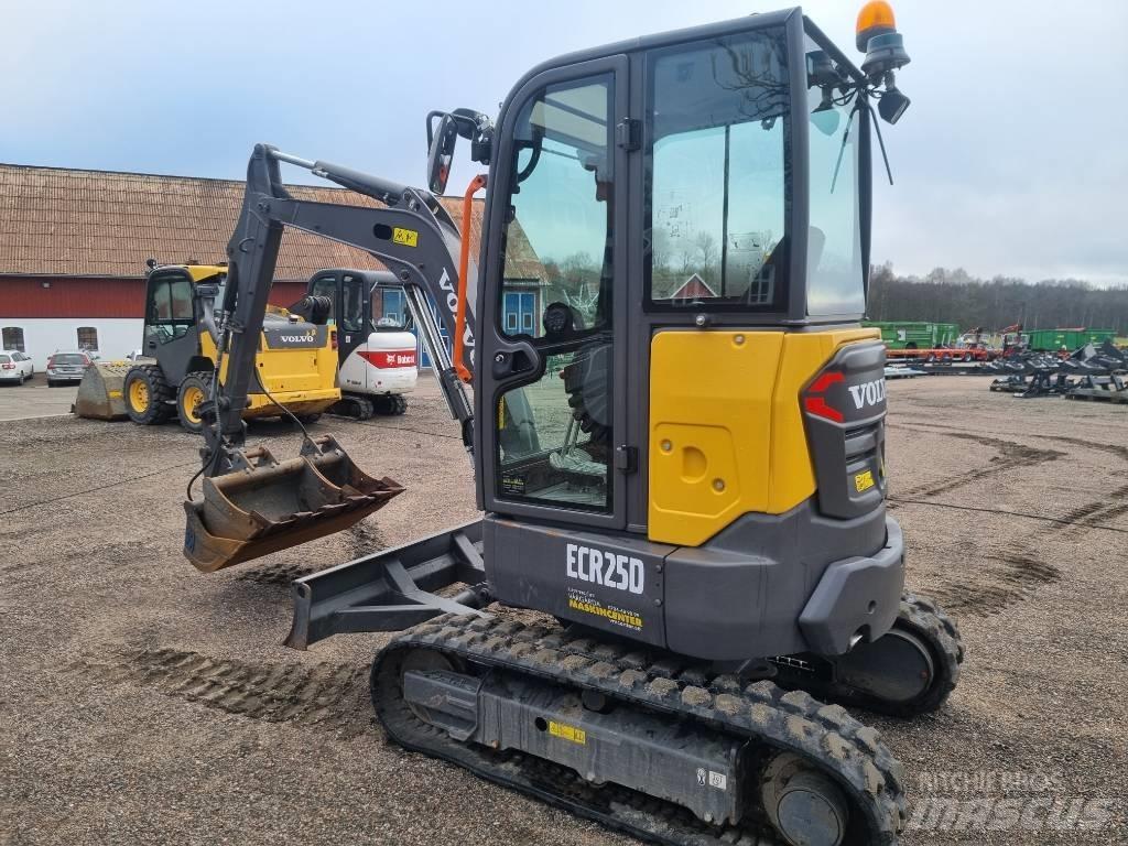 Volvo ECR25 D Mini bageri < 7t