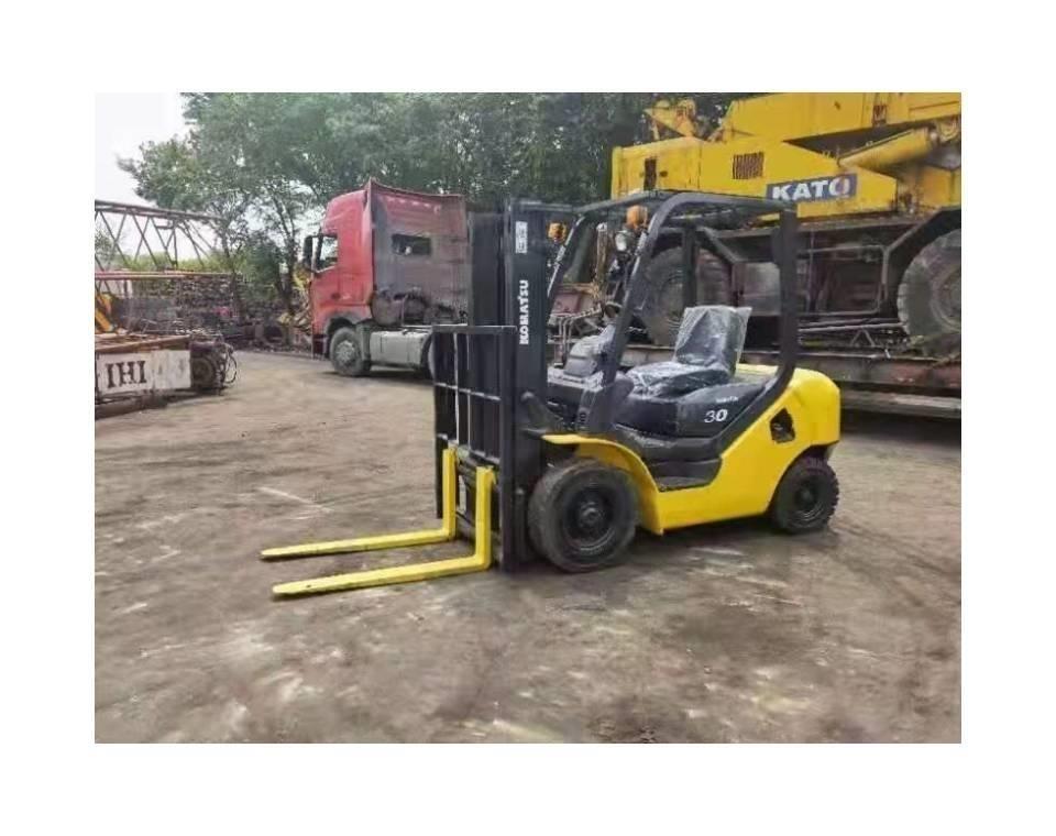 Komatsu 3Ton Dizelski viljuškari