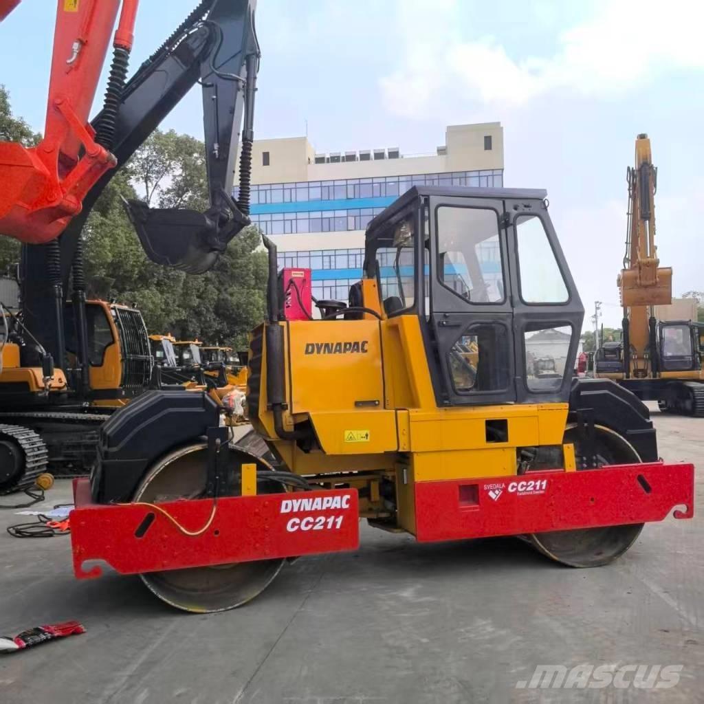 Dynapac CC211 Valjci sa duplim bubnjem