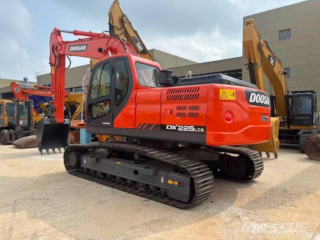 Doosan 225 LC Bageri guseničari