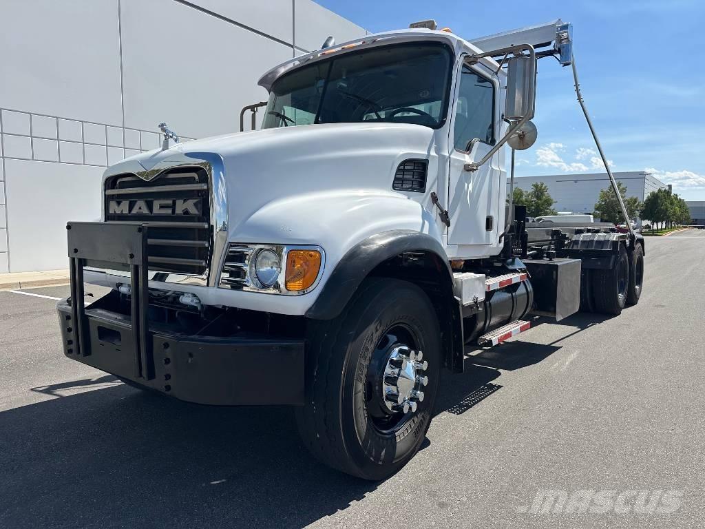 Mack CV 713 Kamioni za podizanje kablova