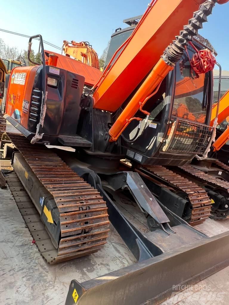 Hitachi ZX70 Midi bageri 7t – 12t