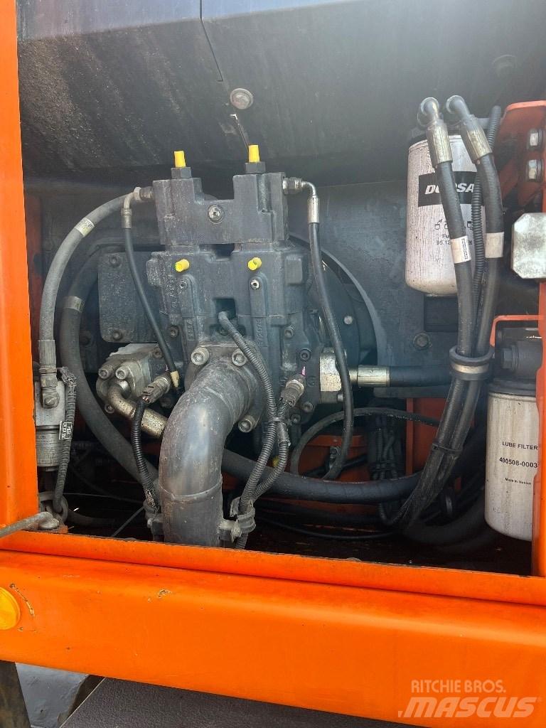 Doosan DX 160 W-3 Bageri točkaši