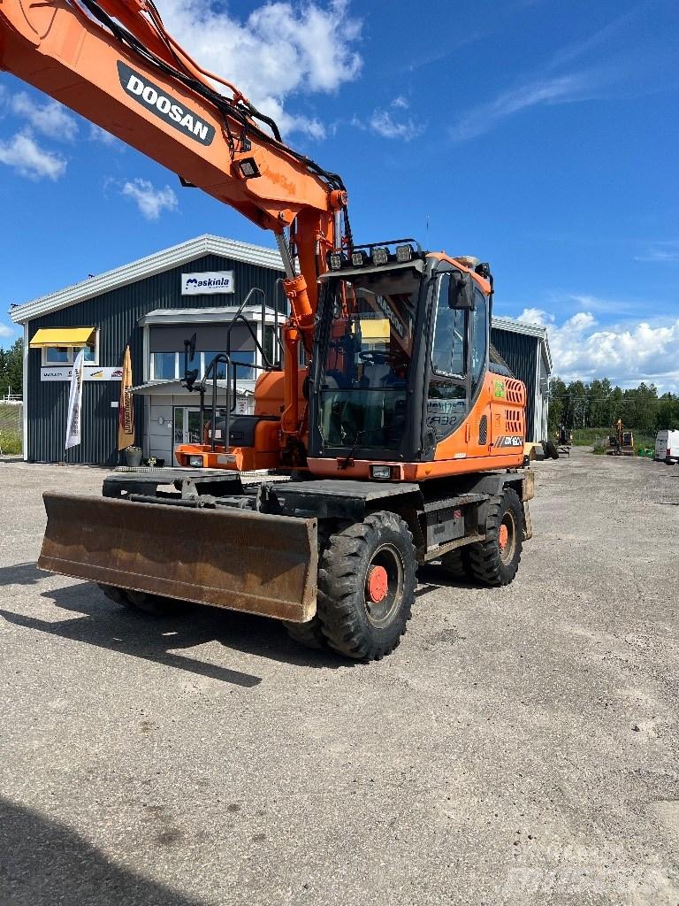 Doosan DX 160 W-3 Bageri točkaši