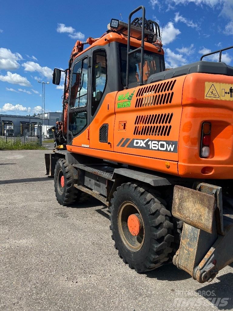 Doosan DX 160 W-3 Bageri točkaši