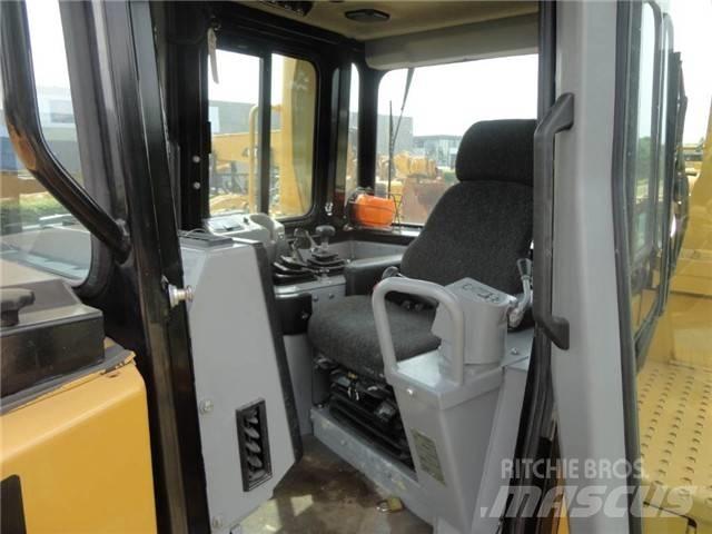 CAT D 8 R Buldožeri guseničari