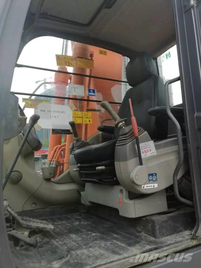 Hitachi zx200 Bageri guseničari