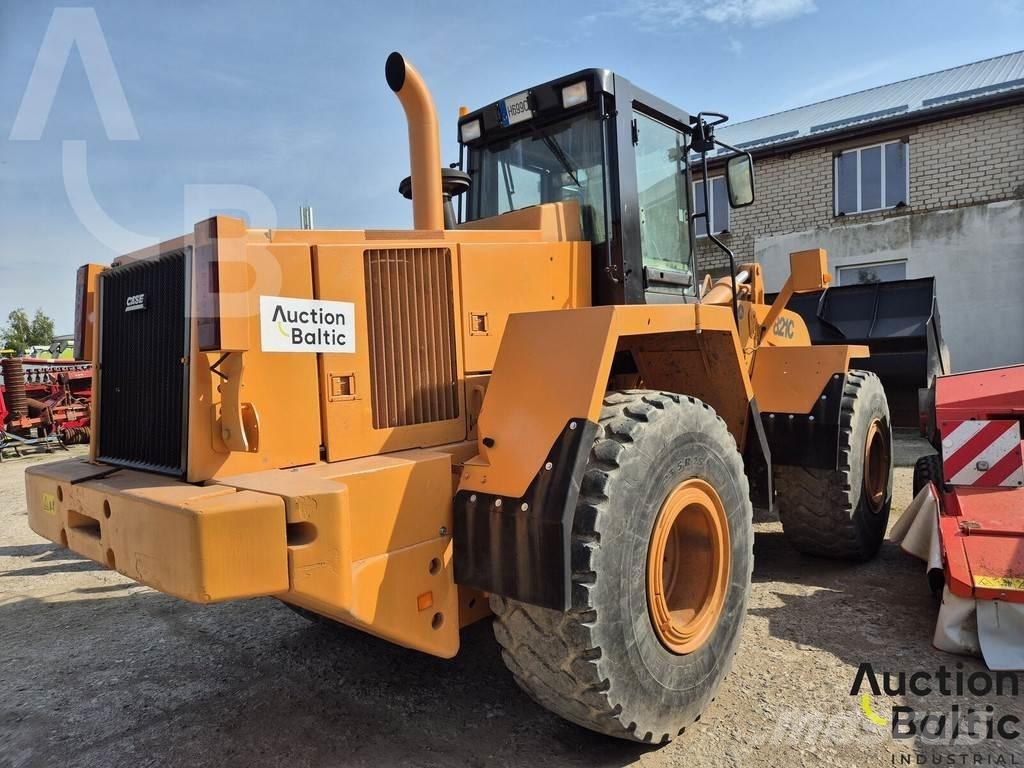 CASE 821 C Utovarivači na točkove