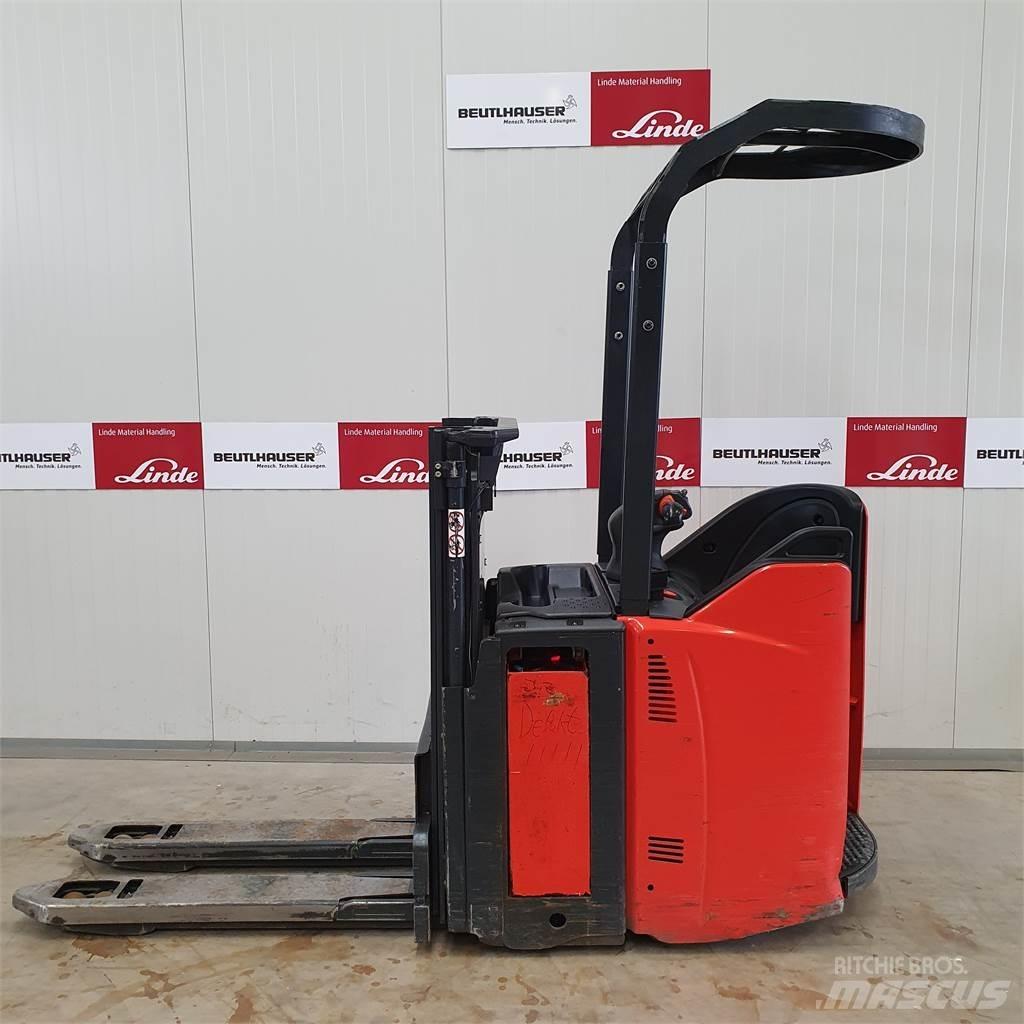 Linde D12SP Ručni električni viljuškar