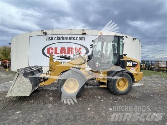 CAT 908M Utovarivači na točkove
