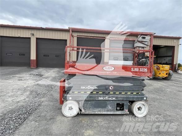 SkyJack SJ3226 Makazaste platforme