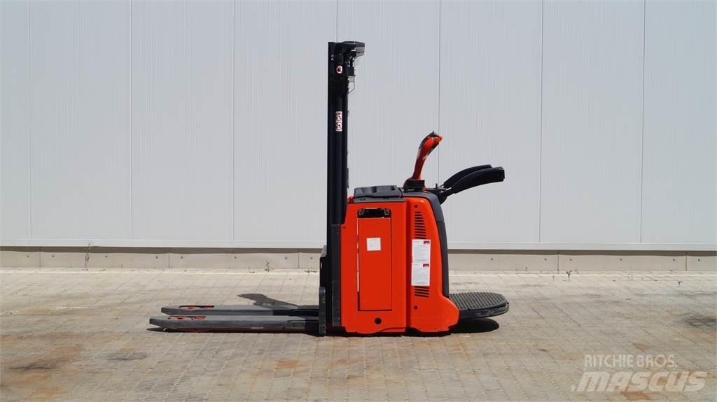 Linde D12AP Ručni električni viljuškar