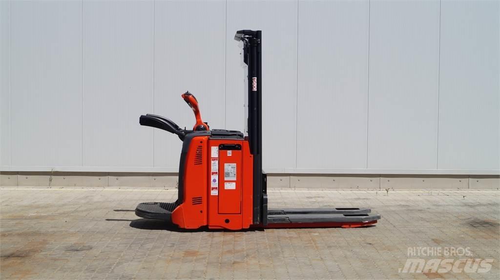 Linde D12AP Ručni električni viljuškar