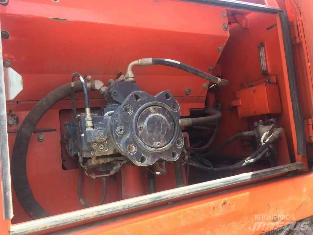 Hitachi ZX 210 Bageri guseničari