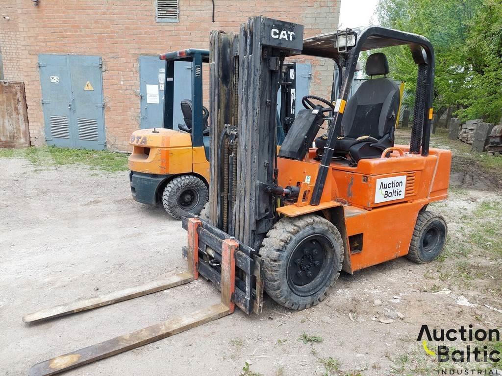 CAT V 50 D Dizelski viljuškari