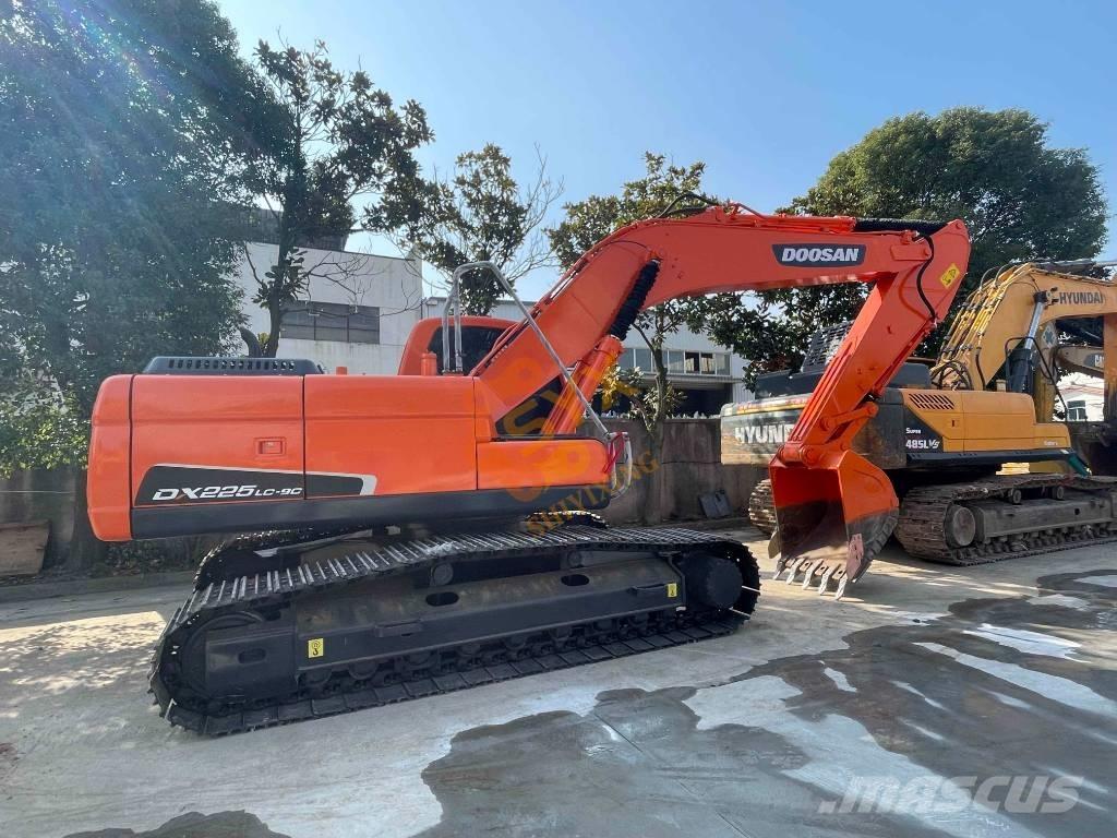 Doosan DX 225 LC Polovni bageri sa dugom rukom