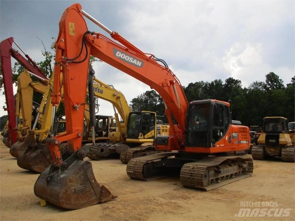 Doosan dx225 Bageri guseničari