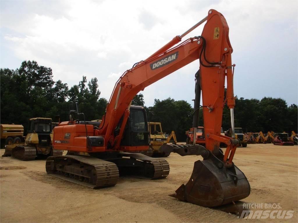 Doosan dx225 Bageri guseničari