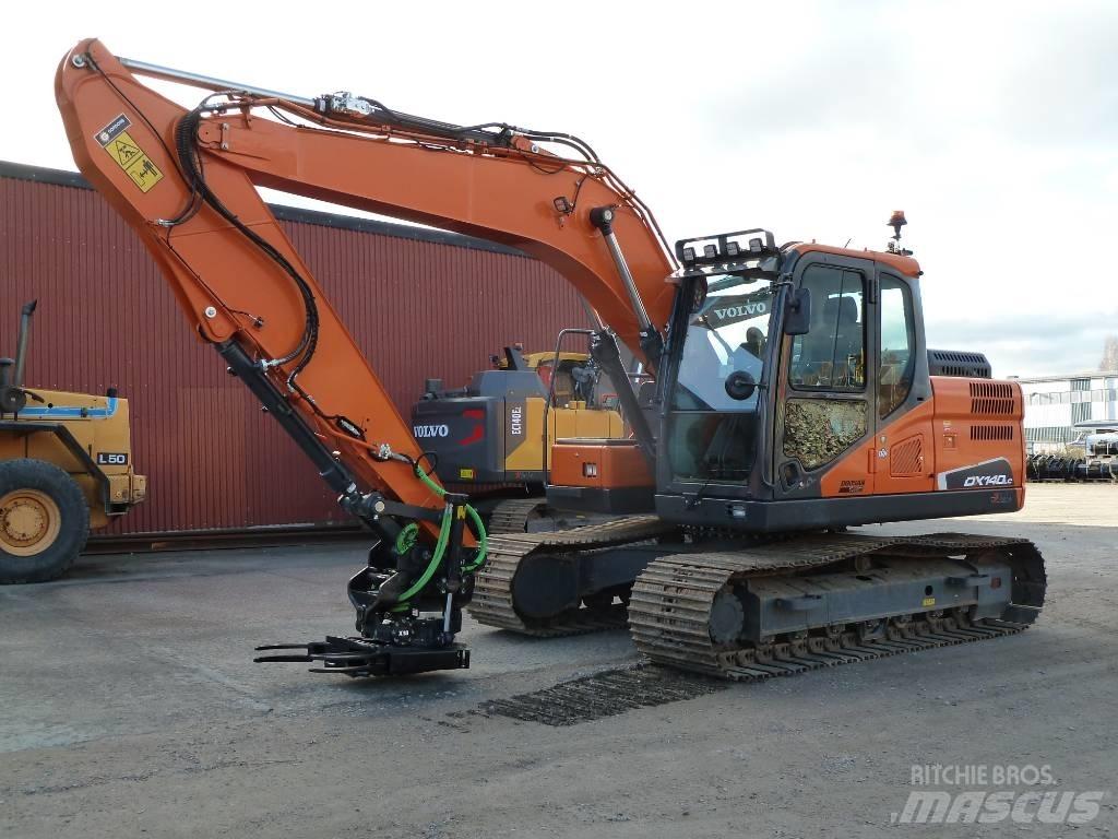 Doosan DX140LC-5 Bageri guseničari