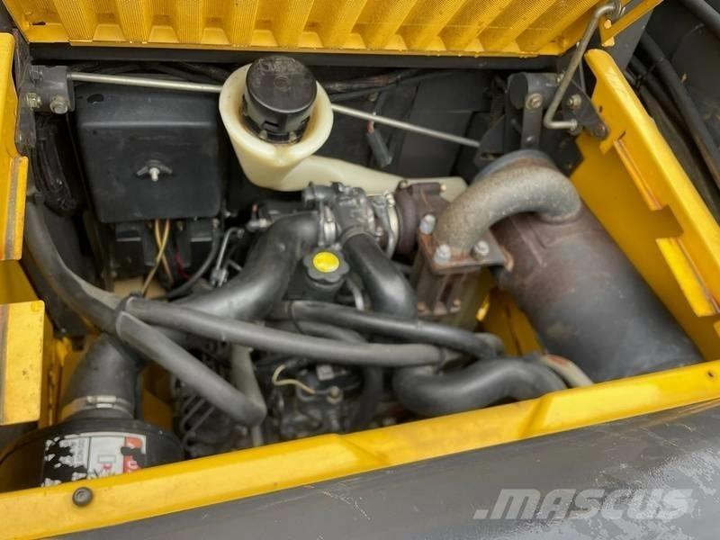 New Holland L 170 Skid steer mini utovarivači