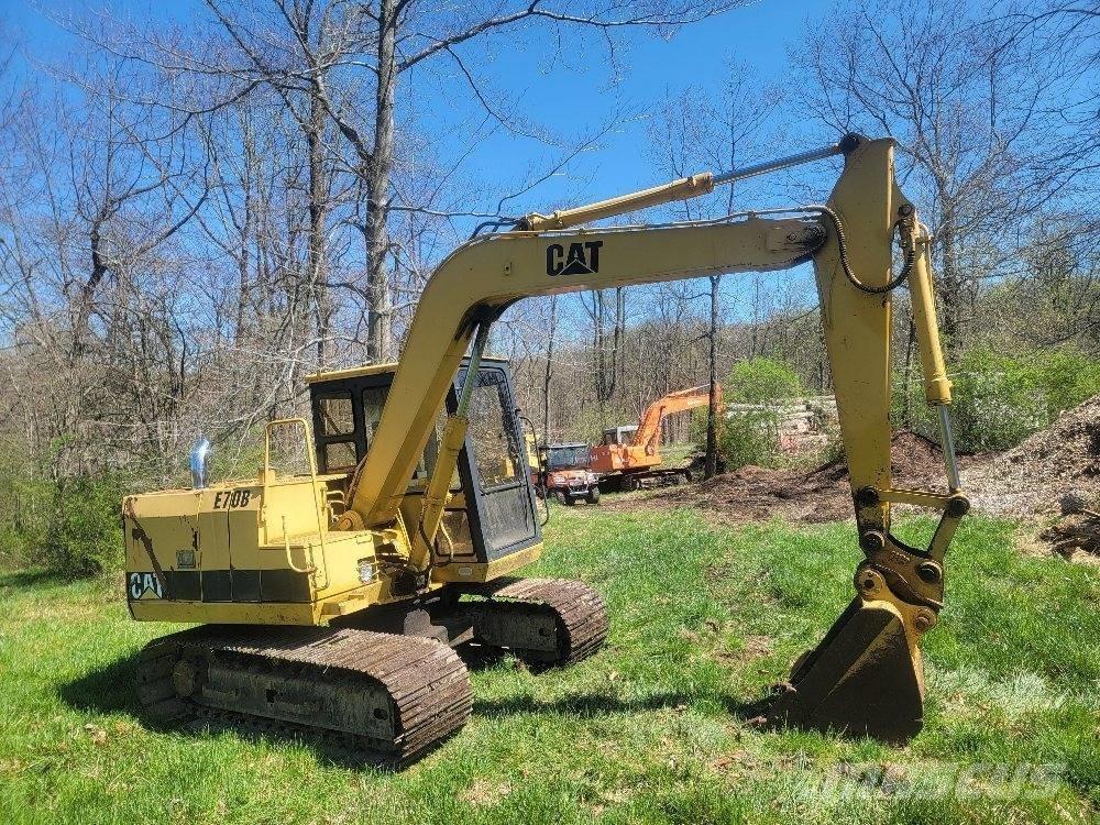 CAT E 70 B Bageri guseničari